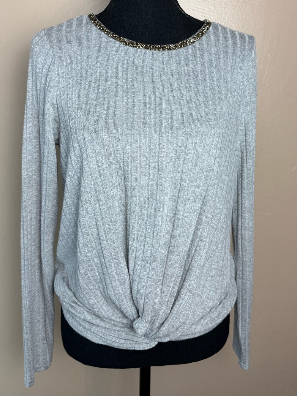 Juicy Couture Heather Grey Ribbed Beaded Neckline Twist Front Tie Back Top Med⁠